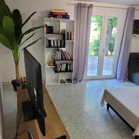 Bas De F3 Proche Ajaccio شقة *