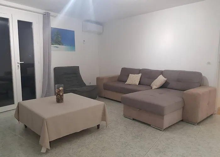 Apartment Bas De F3 Proche Ajaccio