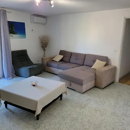 Bas De F3 Proche Ajaccio * Cuttoli-Corticchiato